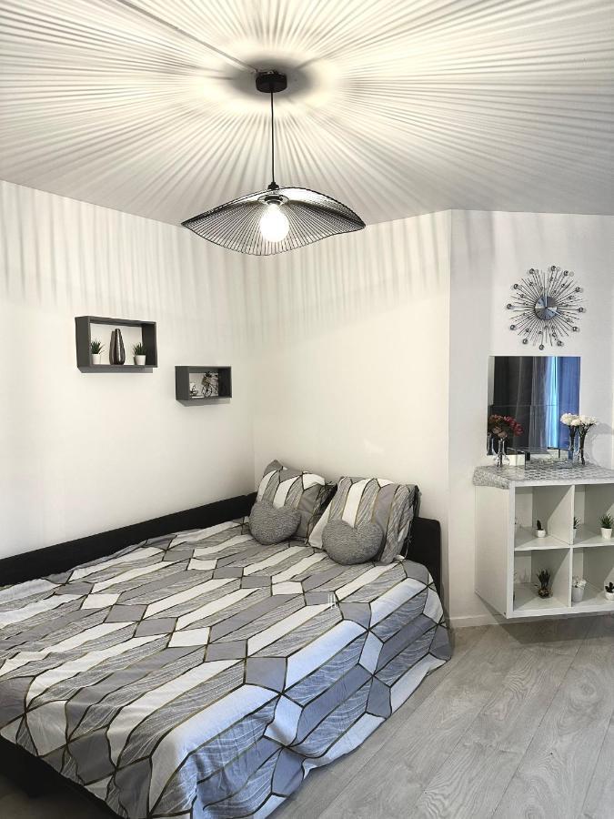 Jolie Appartement Duplex 2 Min Gare-Disney Et Paris 15 Min Noisy-le-Grand Buitenkant foto